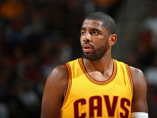 显得迟缓 显得迟缓